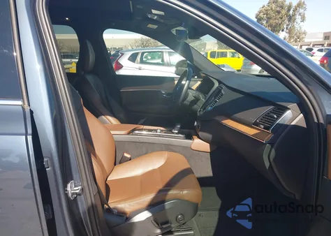 2021 Volvo Xc90 Recharge Plug-In Hybrid T8 Inscription Expression 7 Passenger from USA, damaged, VIN YV4BR0CK3M1742353